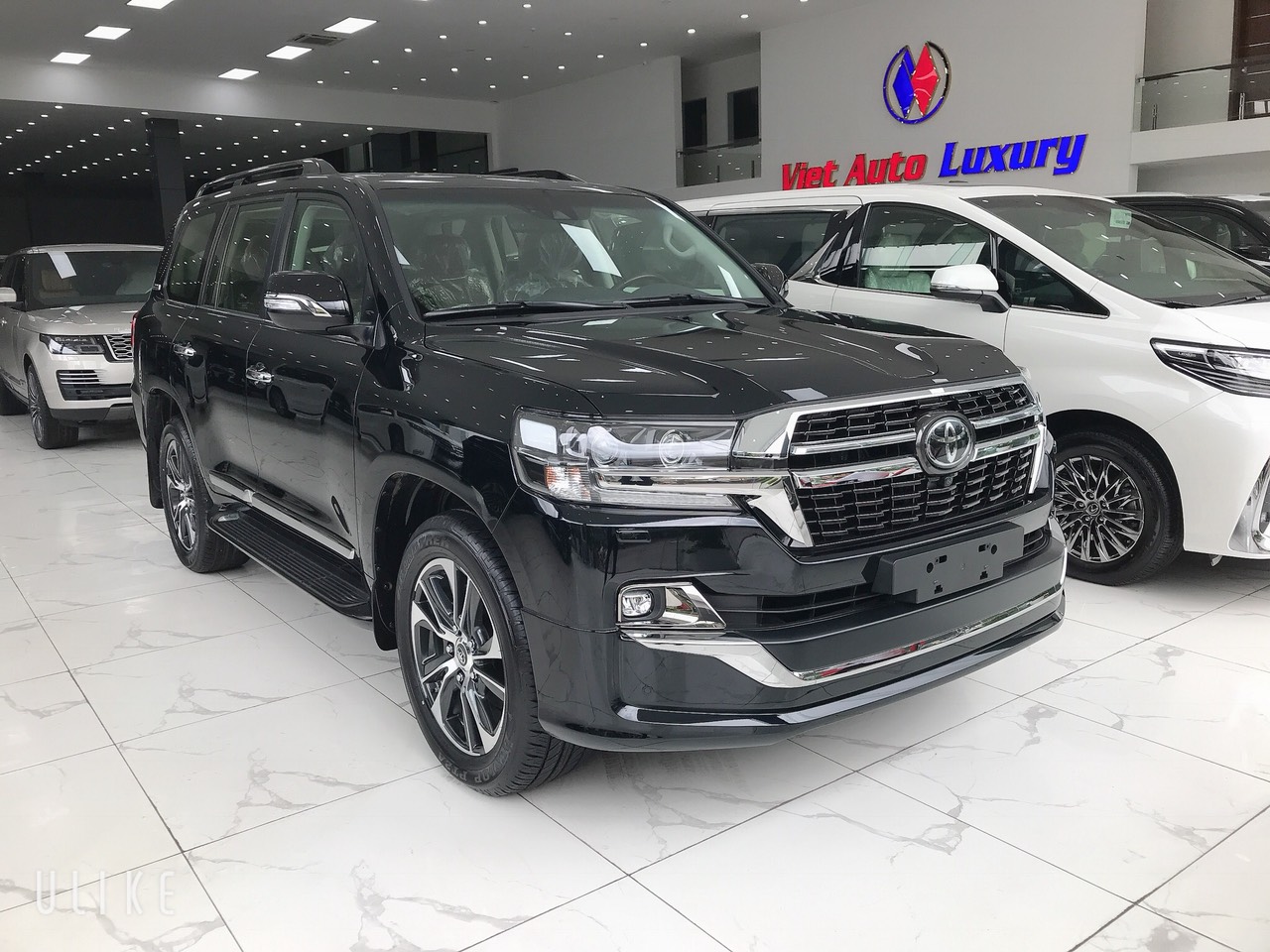 Toyota Land Cruiser 4.5V8 2020 - Cần bán xe Toyota Land Cruiser 4.5V8 sản xuất 2020, màu đen, xe nhập châu âu