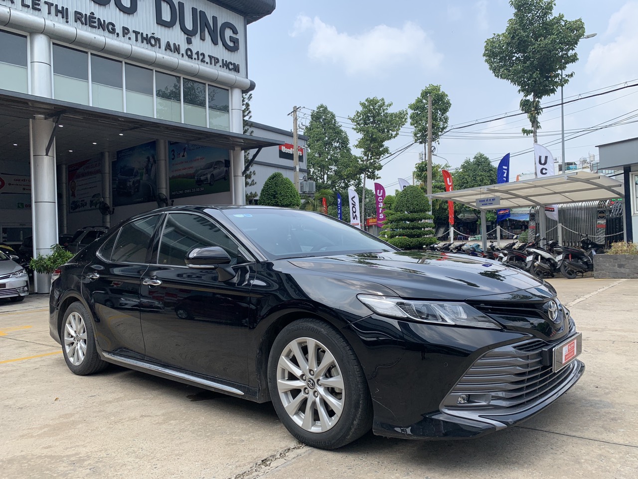 Toyota Camry Q 2019 - Cần bán lại xe Toyota Camry Q đời 2019, màu đen, xe nhập