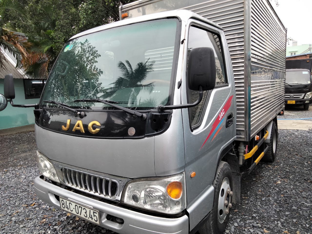 Xe tải 1,5 tấn - dưới 2,5 tấn 2017 - Cần bán xe JAC 2t4 thùng kín