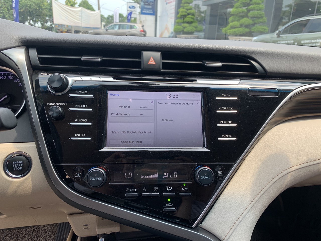 Toyota Camry 2.0G 2019 - Cần bán lại xe Toyota Camry 2.0G đời 2019, màu đen, nhập Thái Lan, biển SG chuẩn 35.000km siêu đẳng cấp