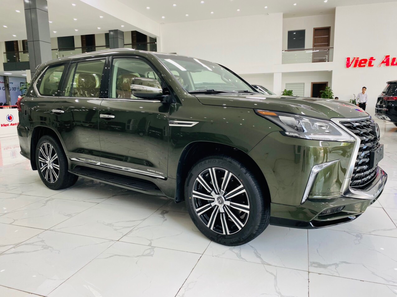 Lexus LX 2021 - Bán Lexus LX570 Super Sport S Sản xuất 2021 màu xanh bộ đội nội thất nâu, xe nhập mới 100% bản thể thao ful đồ nhất