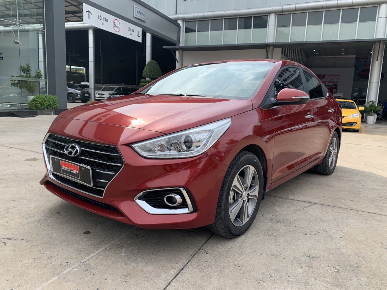 Hyundai Accent 1.4 AT bản Full 2019 - Bán Hyundai Accent 1.4 AT bản Full đời 2019, màu đỏ, biển SG -24.000km - xe đẹp giá tốt - giao ngay