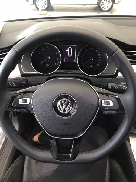 Volkswagen Passat 2019 - Bán xe Volkswagen Passat đời 2019, màu bạc, nhập khẩu nguyên chiếc