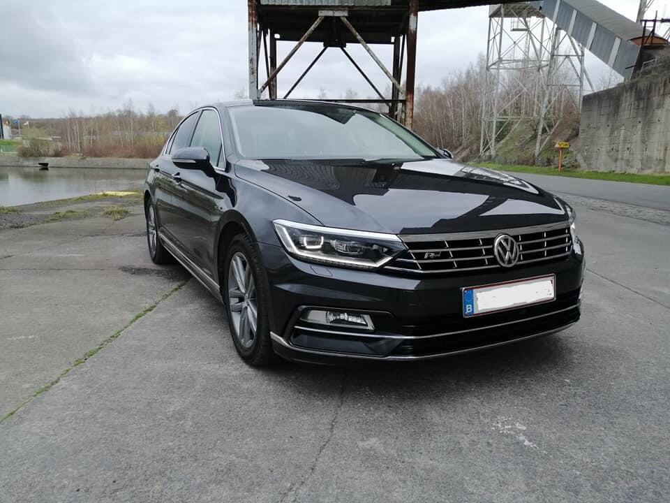 Volkswagen Passat 2019 - Bán Volkswagen đời 2019, màu đen, nhập khẩu nguyên chiếc