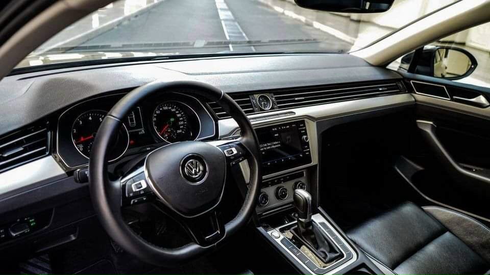 Volkswagen Passat 2019 - Bán Volkswagen đời 2019, màu đen, nhập khẩu nguyên chiếc