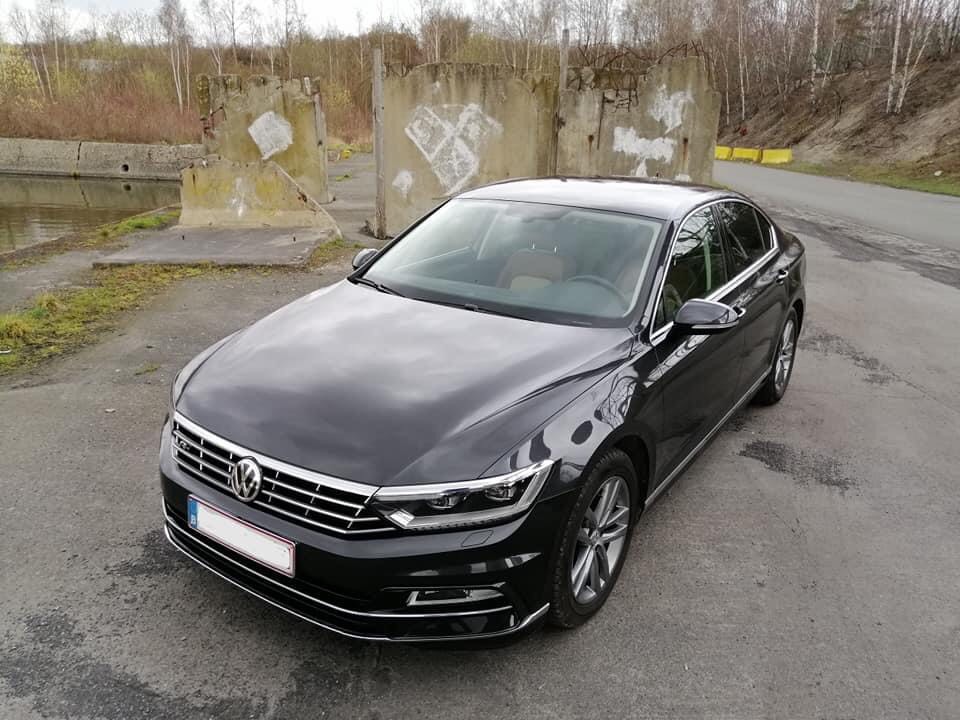 Volkswagen Passat 2019 - Volkswagen Passat màu đen, nhập khẩu