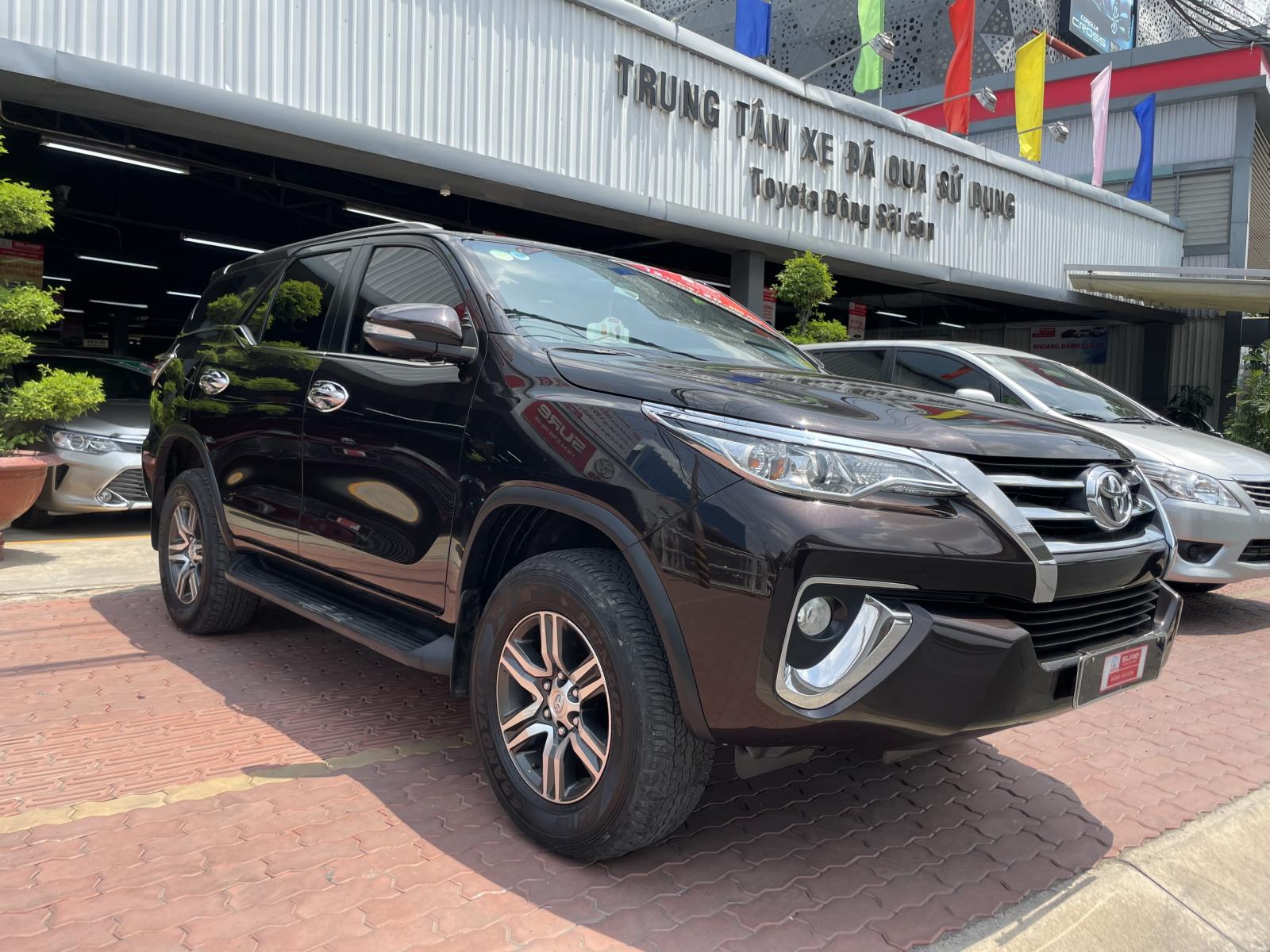 Toyota Fortuner X 2017 - Bán Toyota Fortuner 2.7V 4X2 2017 nhập khẩu giá tốt chính hãng