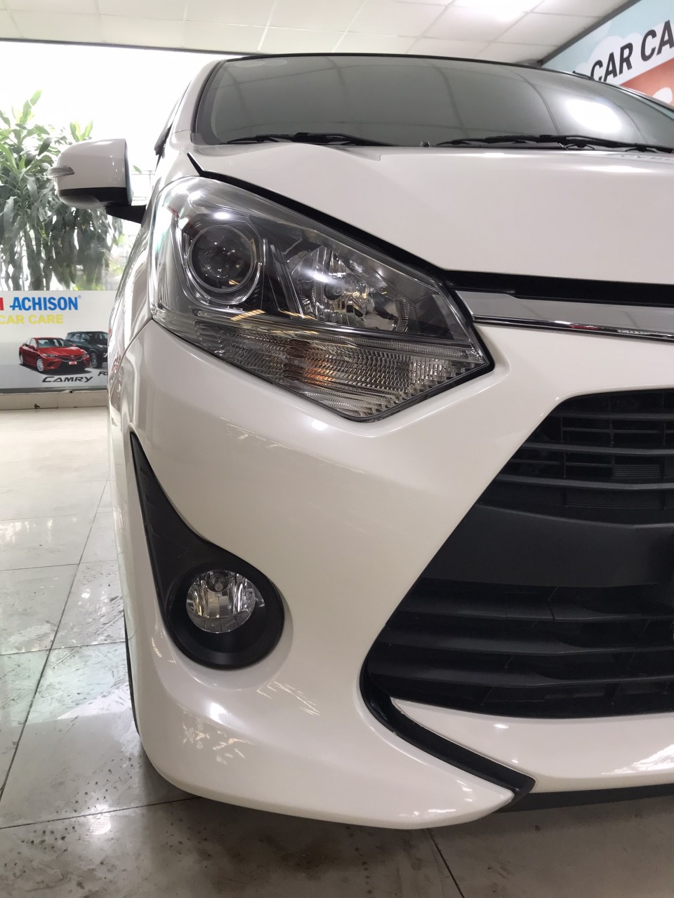 Toyota Wigo 1.2 AT 2019 - Bán Toyota Wigo 1.2 AT đời 2019, màu trắng, nhập khẩu Indo, biển SG - lướt đẹp 8.000km - Giá đẹp xe giao ngay