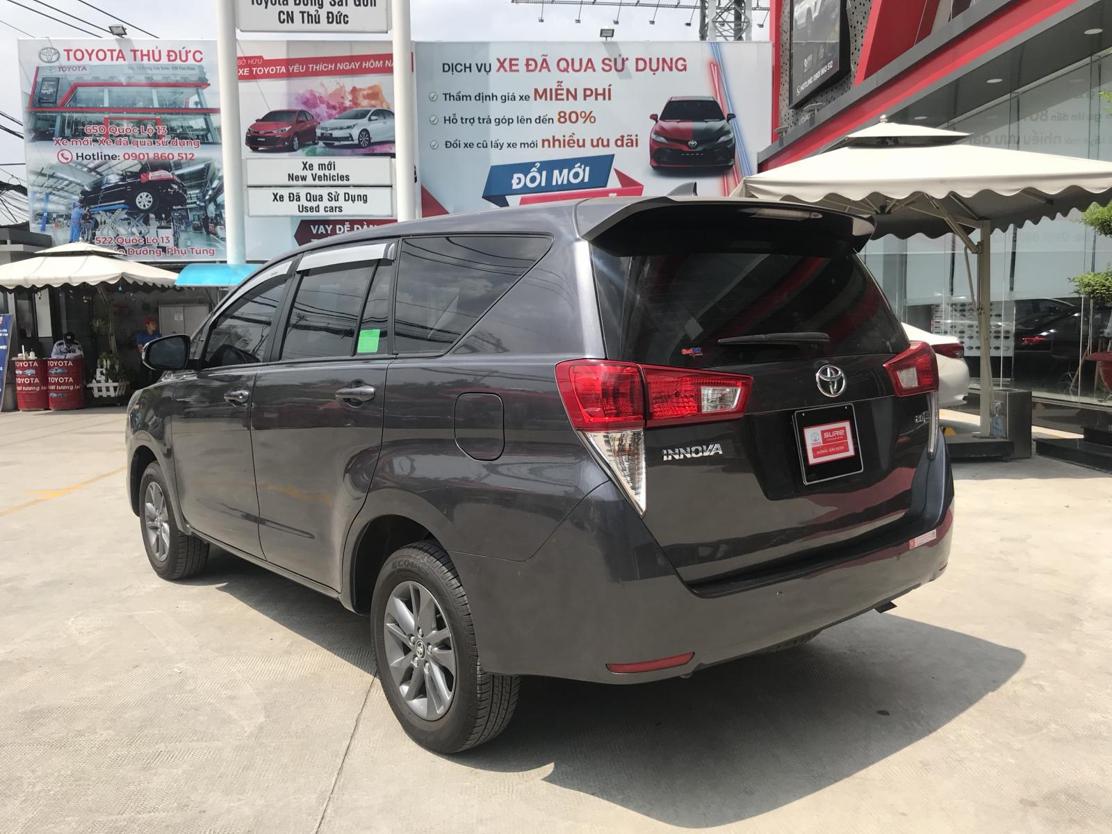 Toyota Innova 2.0E 2018 - Cần bán gấp Toyota Innova 2.0E đời 2018, màu xám, Biển 63A - chuẩn 113.000km - GIá Fix đẹp
