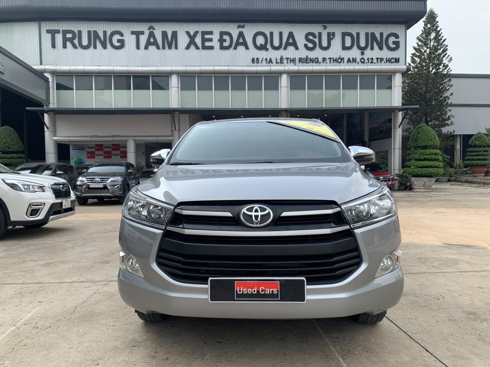 Toyota Innova 2.0E 2019 - Cần bán lại xe Toyota Innova 2.0E đời 2019, màu bạc, giá tốt