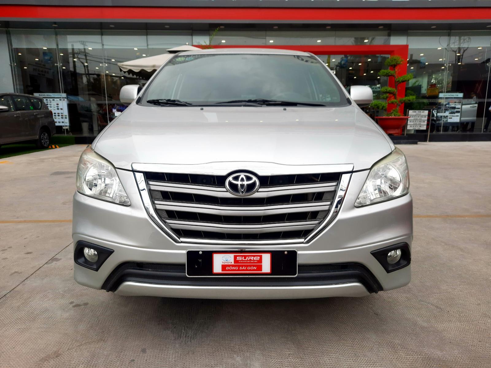 Toyota Innova 2.0G 2014 - Bán Toyota Innova 2.0G đời 2014, màu bạc, biển SG - Chuẩn 90.000km, chất êm ru, giá còn thương lượng mạnh