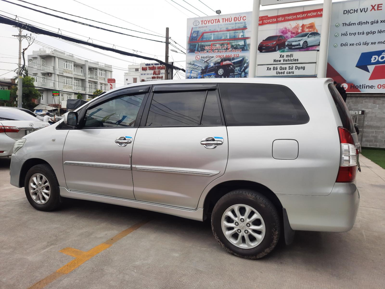 Toyota Innova 2.0G 2014 - Bán Toyota Innova 2.0G đời 2014, màu bạc, biển SG - Chuẩn 90.000km, chất êm ru, giá còn thương lượng mạnh