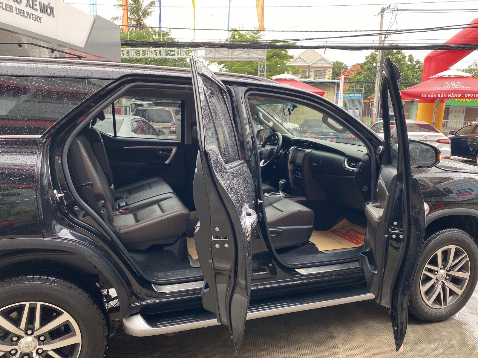 Toyota Fortuner 2.8 2018 - Fortuner máy dầu 2 cầu rất mới, biển số đẹp