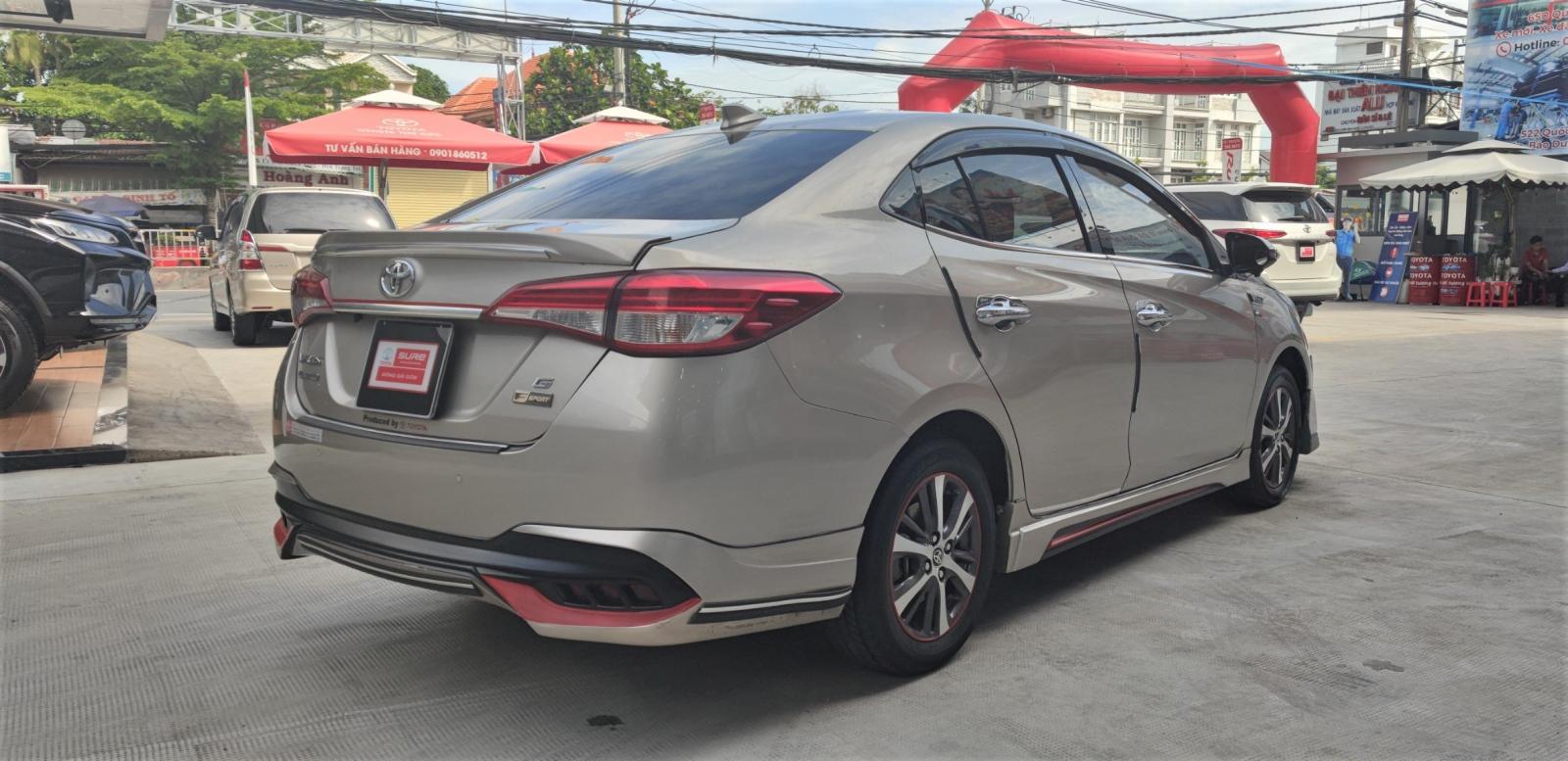 Toyota Vios 1.5G AT 2018 - Bán Toyota Vios 1.5G AT đời 2018, màu vàng, biển SG - chuẩn 84.000km - Gia đình xem xe thương lượng tiếp