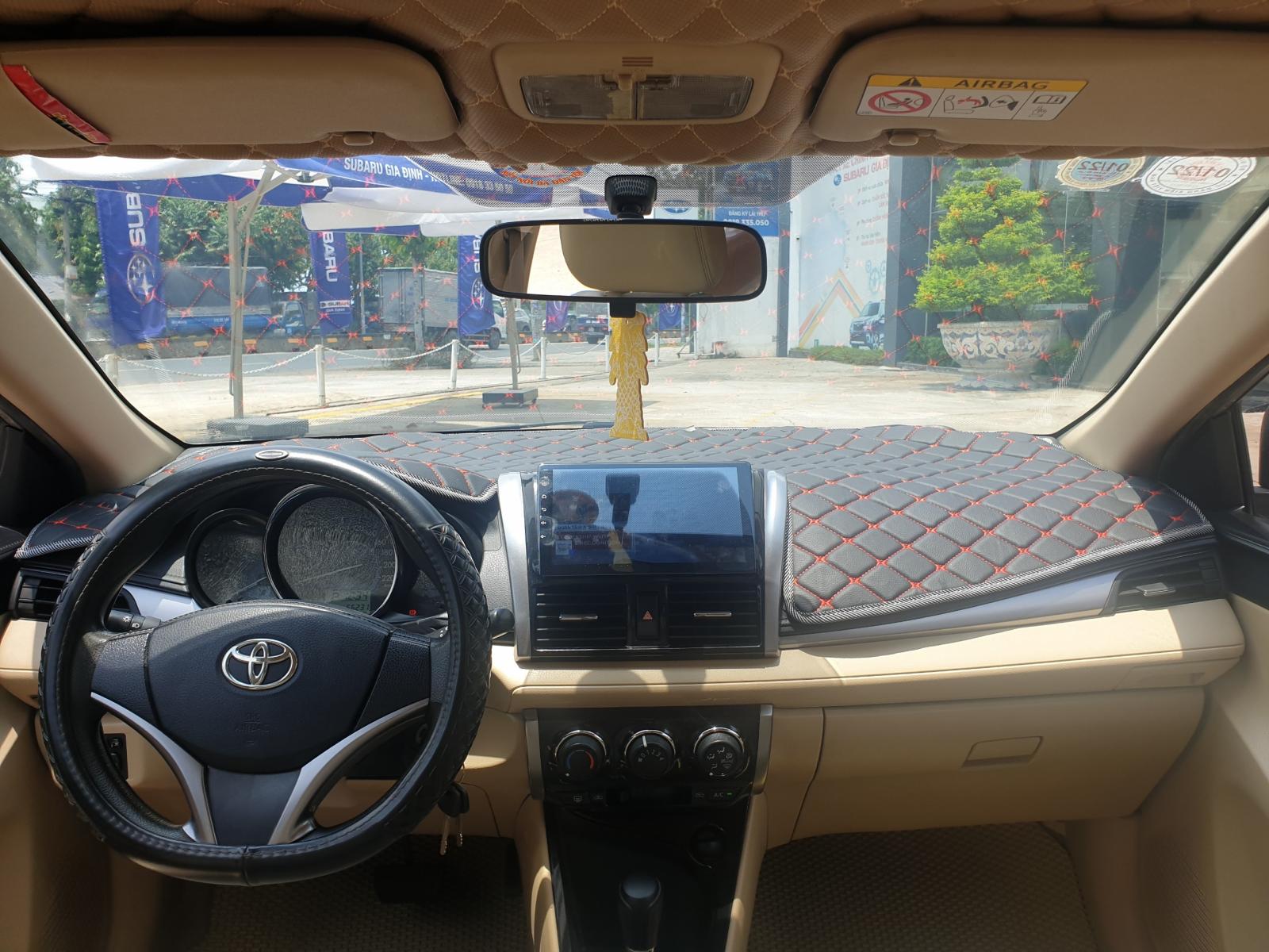 Toyota Vios 1.5 E CVT 2017 - Cần bán Toyota Vios 1.5 E CVT đời 2017, màu vàng, biển SG - 66.000km - Giá giảm vài chục