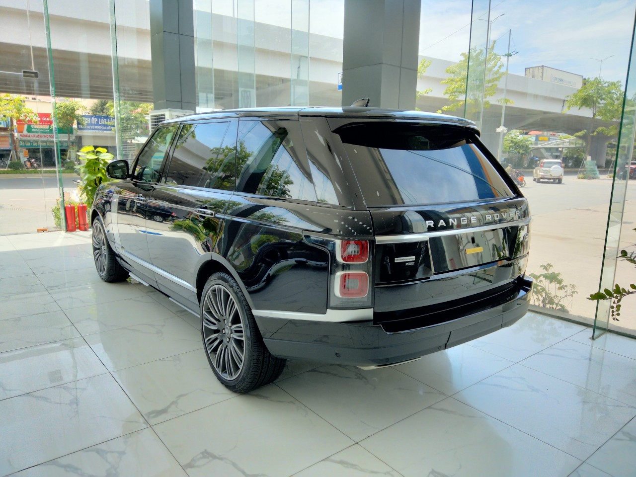 LandRover Range rover 2021 - Cần bán LandRover Range Rover Autobiography LWB sản xuất 2021, màu đen, nhập khẩu mới