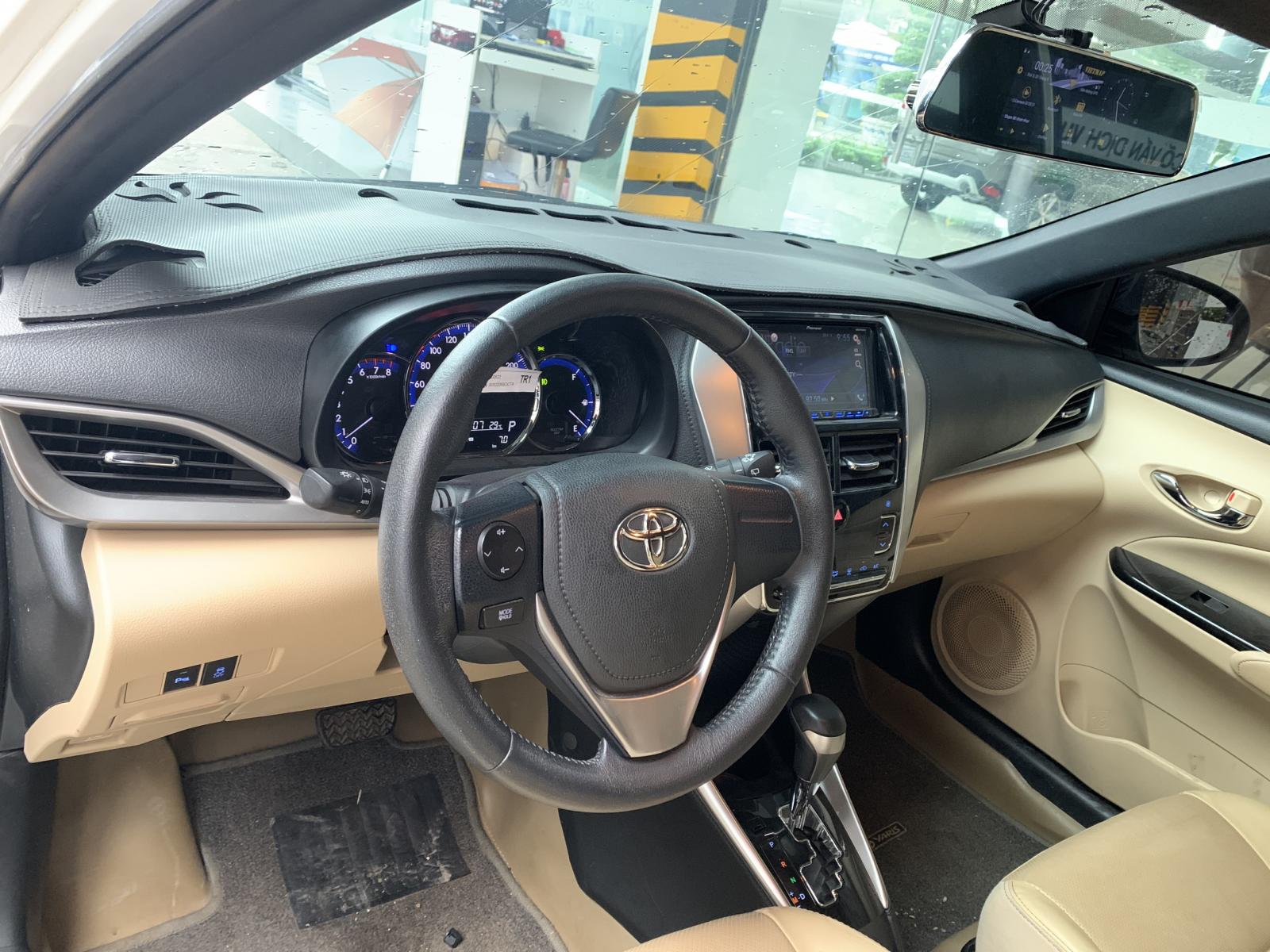 Toyota Yaris 1.5AT 2019 - Bán xe Toyota Yaris 1.5AT sản xuất 2019, màu trắng, nhập khẩu nguyên chiếc