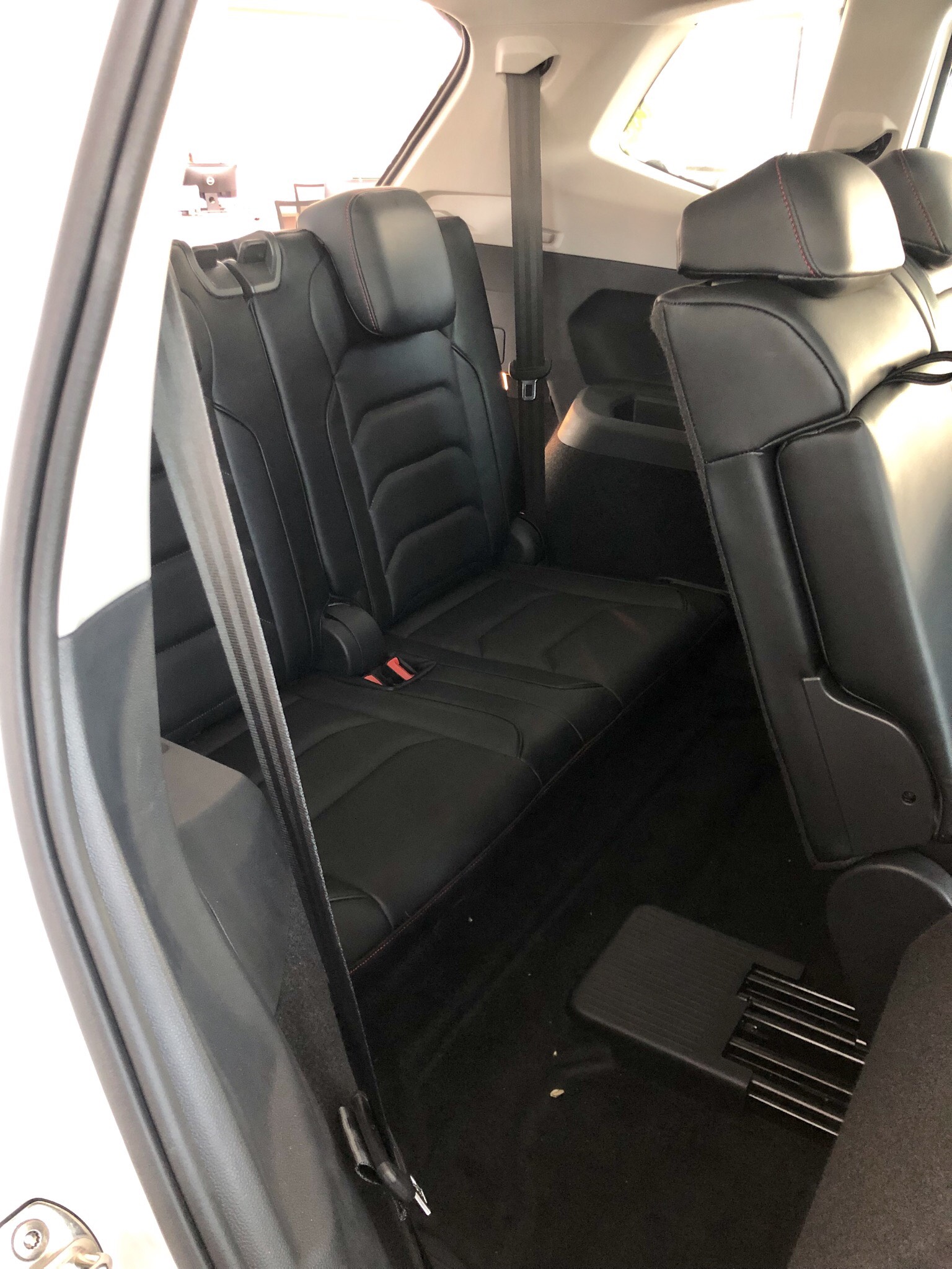 Volkswagen Tiguan Luxury 2019 - Cần bán xe Volkswagen Tiguan Luxury đời 2019, màu trắng, nhập khẩu