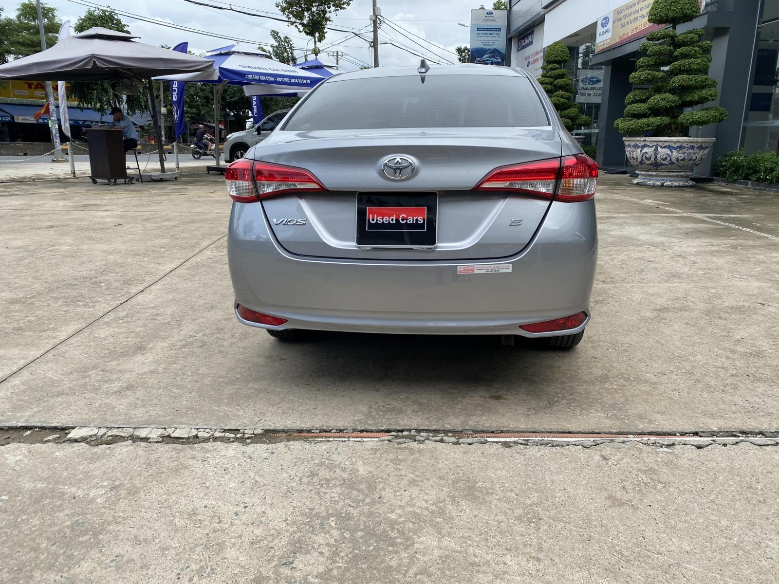 Toyota Vios 1.5E CVT 2018 - Bán Toyota Vios 1.5E CVT 2018, màu bạc giá cạnh tranh