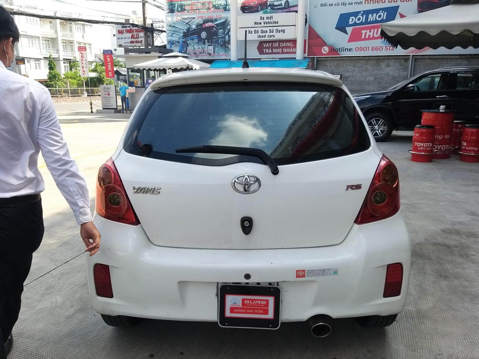 Toyota Yaris 1.3 2012 - Cần bán gấp Toyota Yaris 1.3 đời 2012, màu trắng, xe nhập, giá tốt