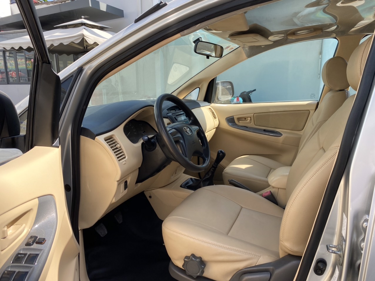 Toyota Innova 2.0J 2015 - Innova J bản taxi hoàn lương, đã dọn lại chỉn chu