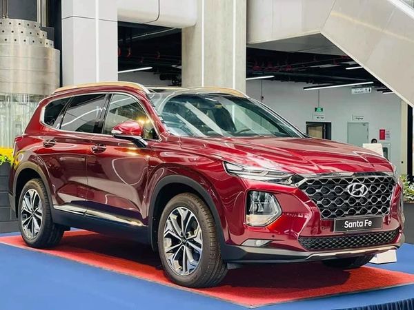 Hyundai Santa Fe cao cấp 2021 - Bán xe cao cấp đời 2020, màu đỏ