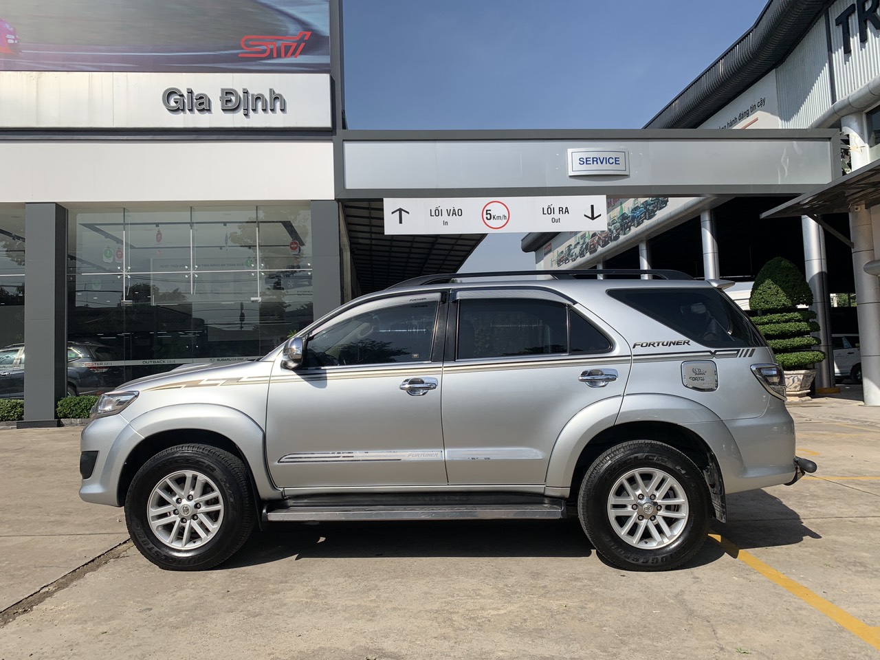 Toyota Fortuner 2.5G 2014 - Bán xe Toyota Fortuner 2.5G đời 2014, màu bạc,