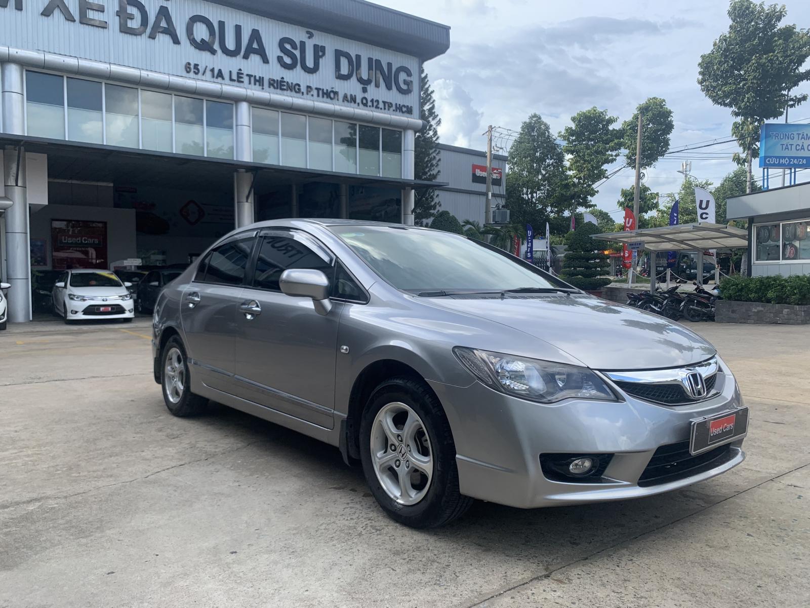 Honda Civic 1.8 2010 - Cần bán gấp Honda Civic 1.8 sản xuất 2010, màu bạc