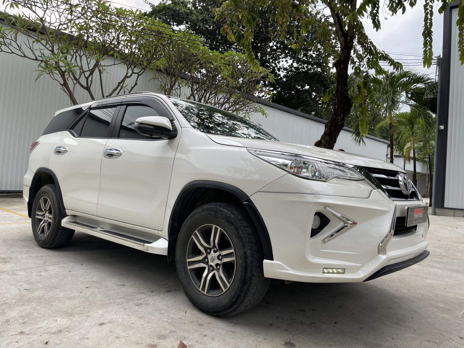 Toyota Fortuner 2.4 2018 - Cần bán gấp Toyota Fortuner 2.4 năm 2018, màu trắng, xe nhập, xe gia đình, giá tốt