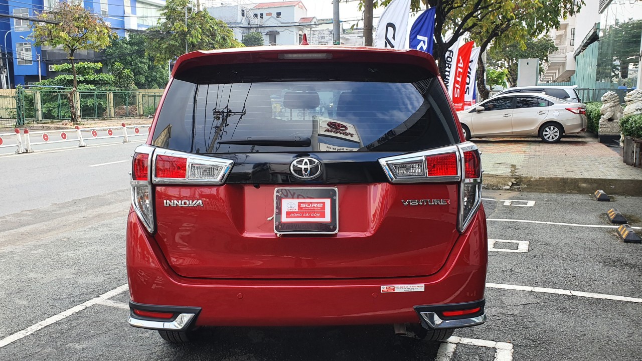 Toyota Innova 2.0 2018 - Innova Venturer 2018 chất xe đẹp. Cam kết đầy đủ, bảo hành chính hãng