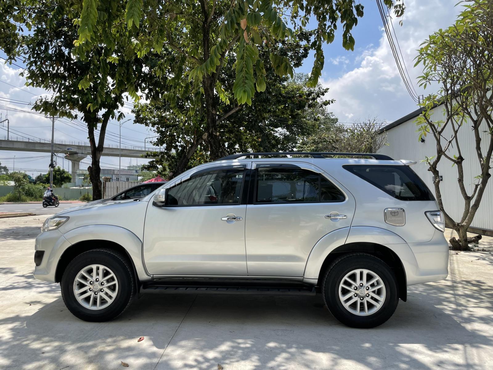 Toyota Fortuner 2.7 2013 - Xe Toyota Fortuner 2.7 2013, màu bạc, giá 620tr