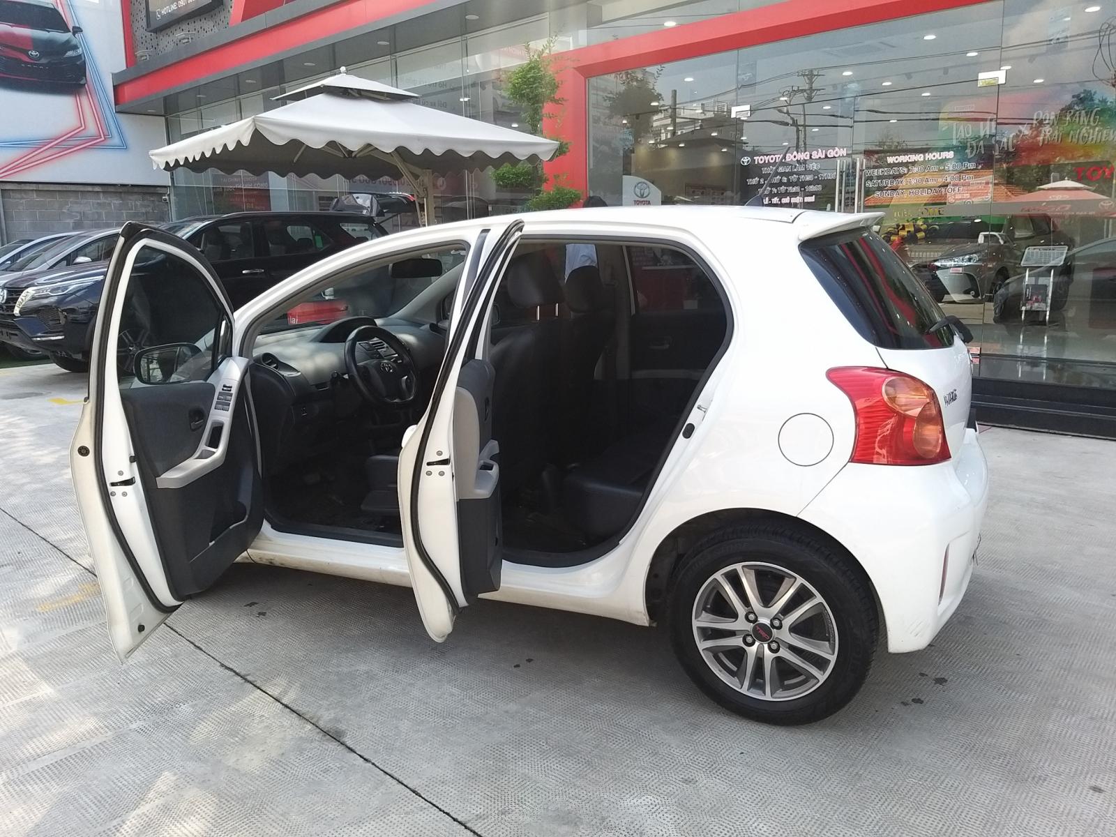 Toyota Yaris 1.5 2012 - Xe Toyota Yaris 1.5 đời 2012, màu trắng, xe nhập, 350 triệu