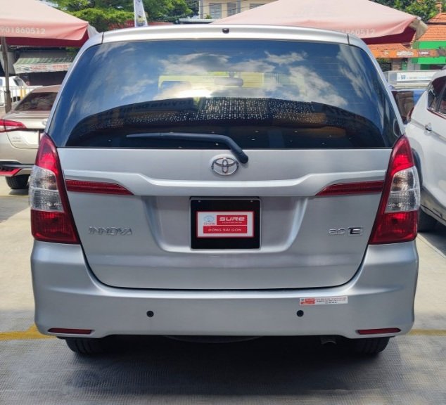 Toyota Innova 2.0 2015 - Cần bán Toyota Innova 2.0 đời 2015, màu bạc, số sàn, giá 440tr