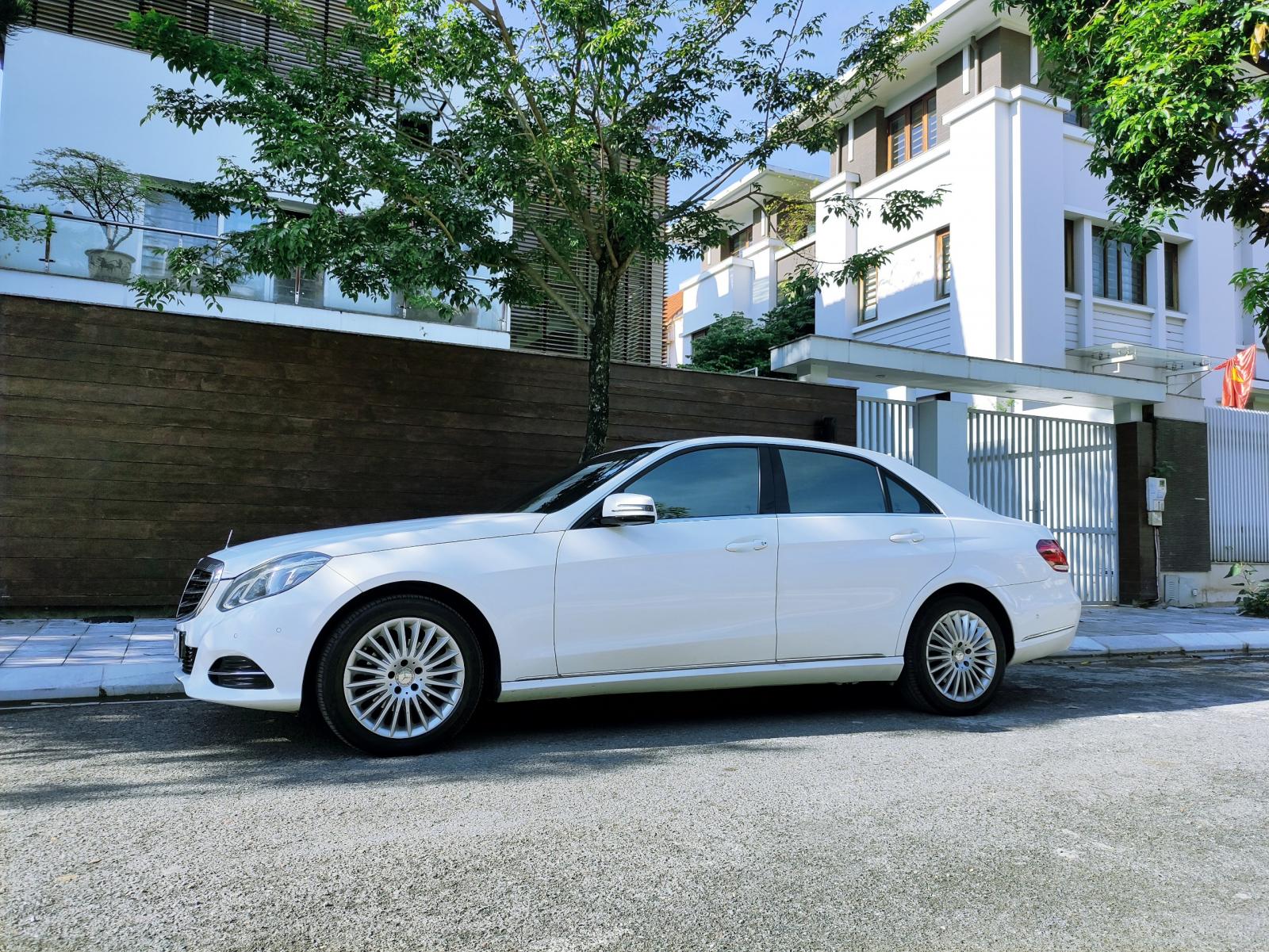 Mercedes-Benz E class E200 2015 - Cần bán Mercedes E200 đời 2015, màu trắng