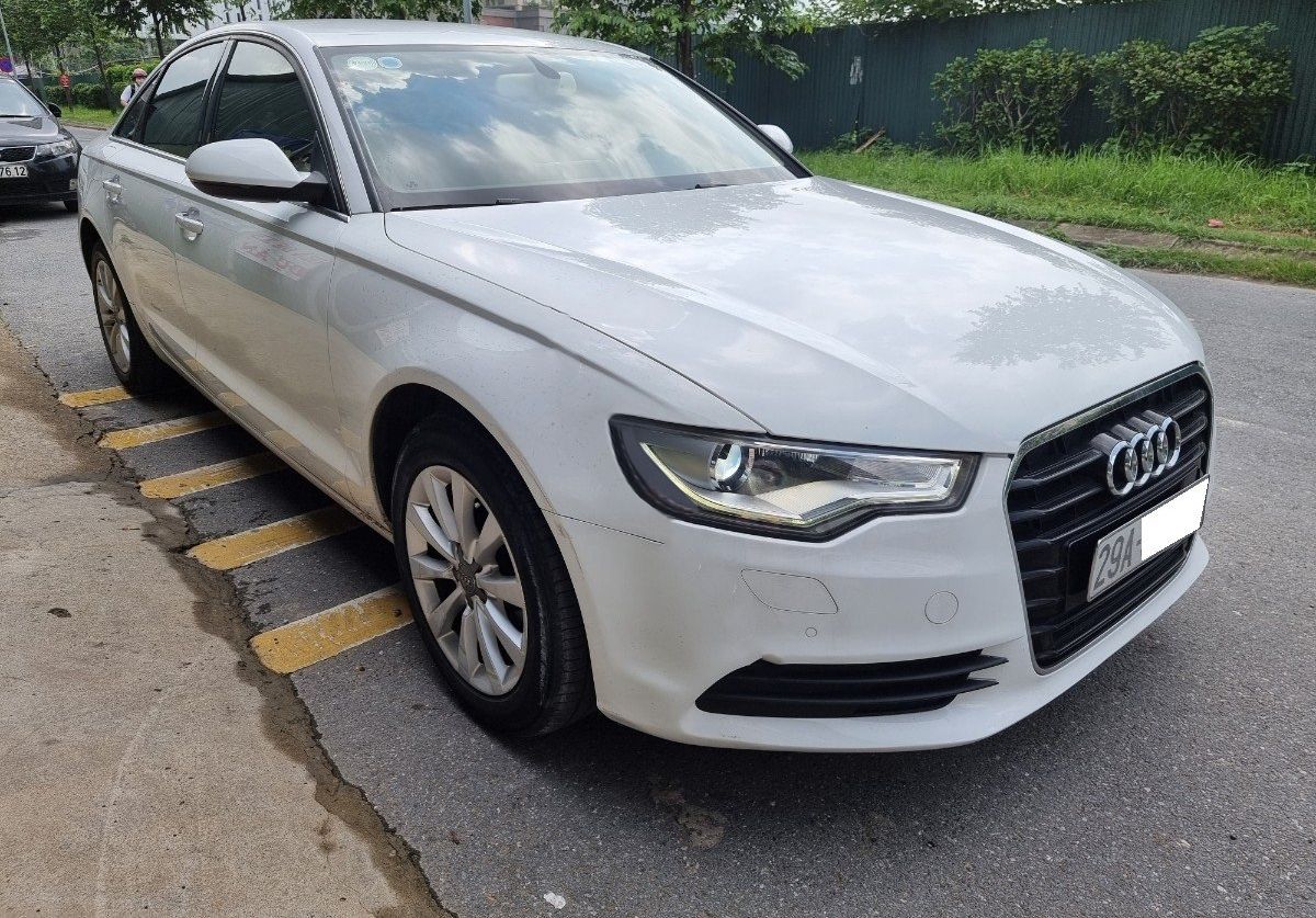 Audi A6 2013 - Bán Audi A6 năm sản xuất 2013, màu trắng, xe nhập còn mới, giá chỉ 885 triệu