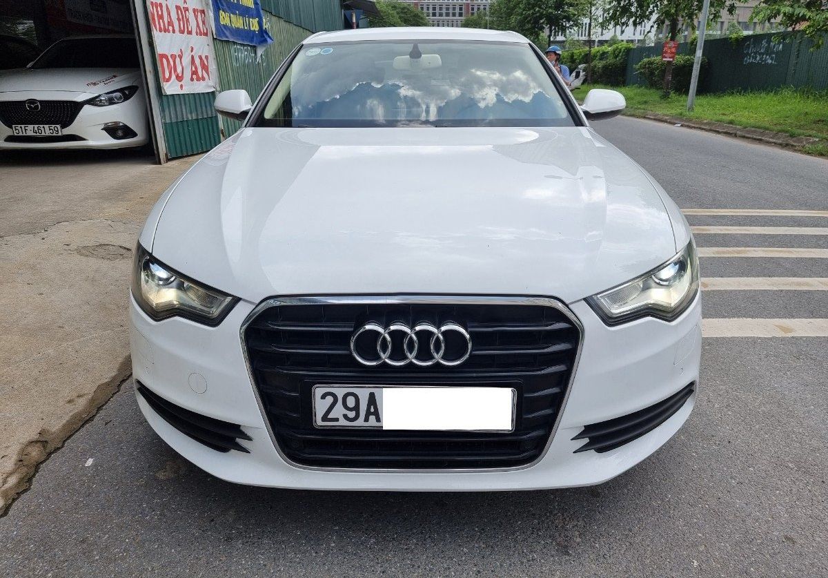 Audi A6 2013 - Bán Audi A6 năm sản xuất 2013, màu trắng, xe nhập còn mới, giá chỉ 885 triệu