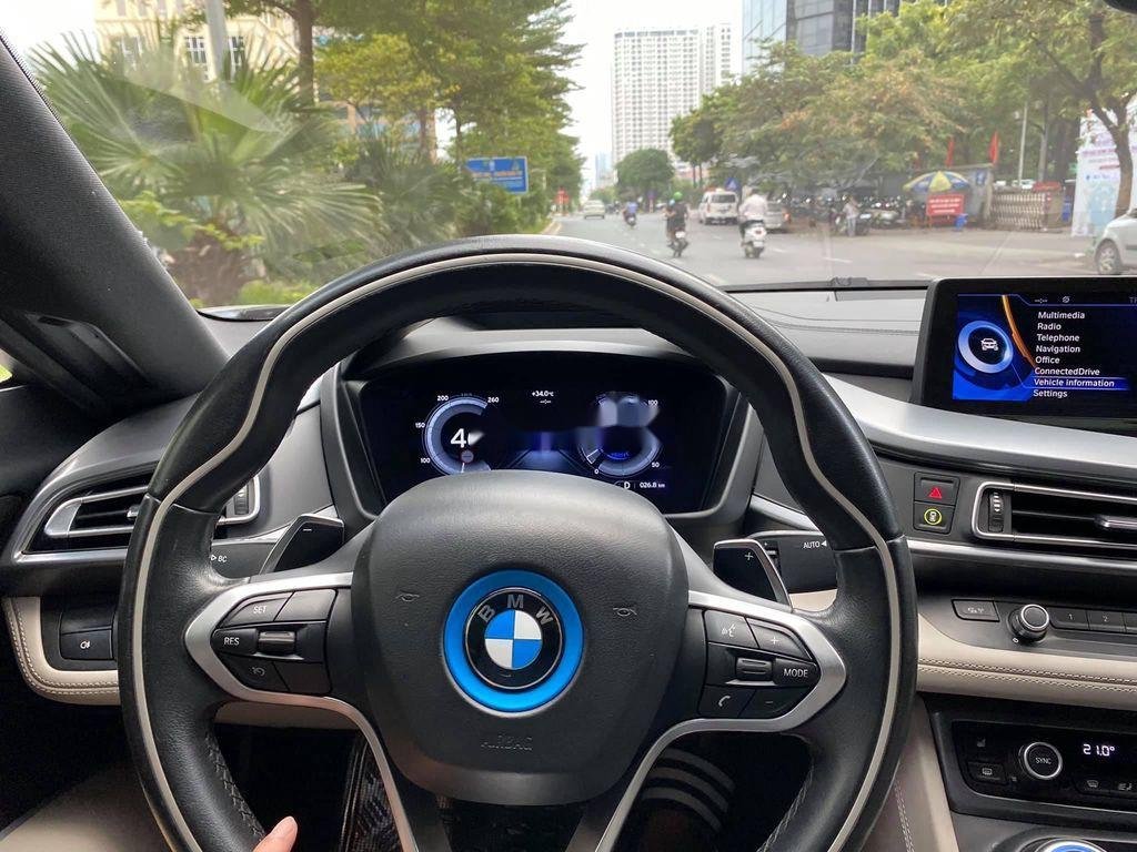 BMW i8 2015 - Cần bán xe BMW i8 sản xuất 2015, màu trắng, nhập khẩu