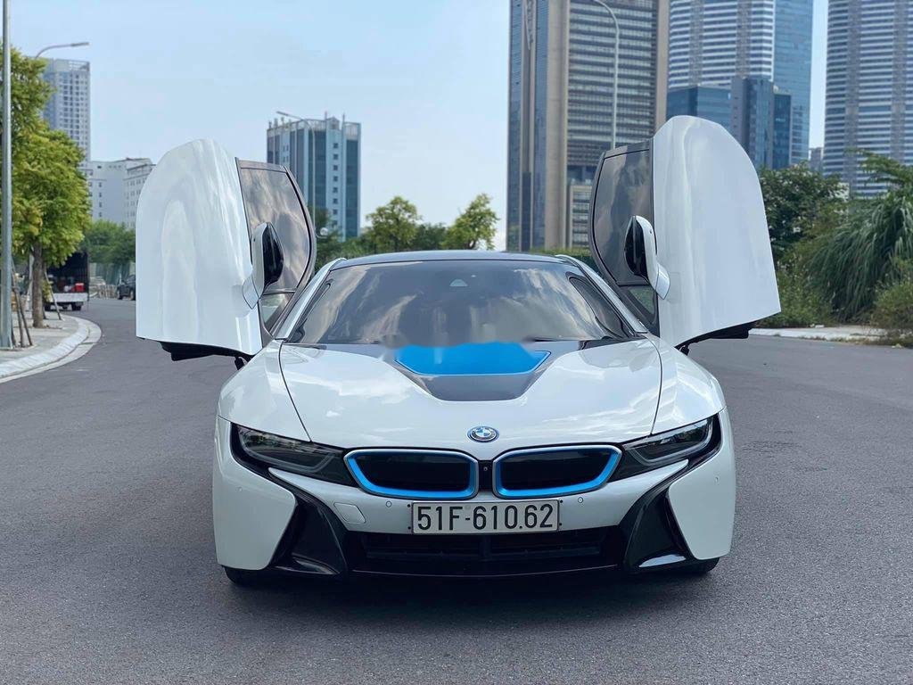 BMW i8 2015 - Cần bán xe BMW i8 sản xuất 2015, màu trắng, nhập khẩu