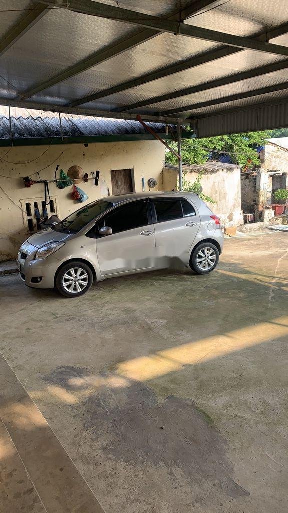 Toyota Yaris Verso 2010 - Bán Toyota Yaris Verso đời 2010, màu bạc, nhập khẩu còn mới