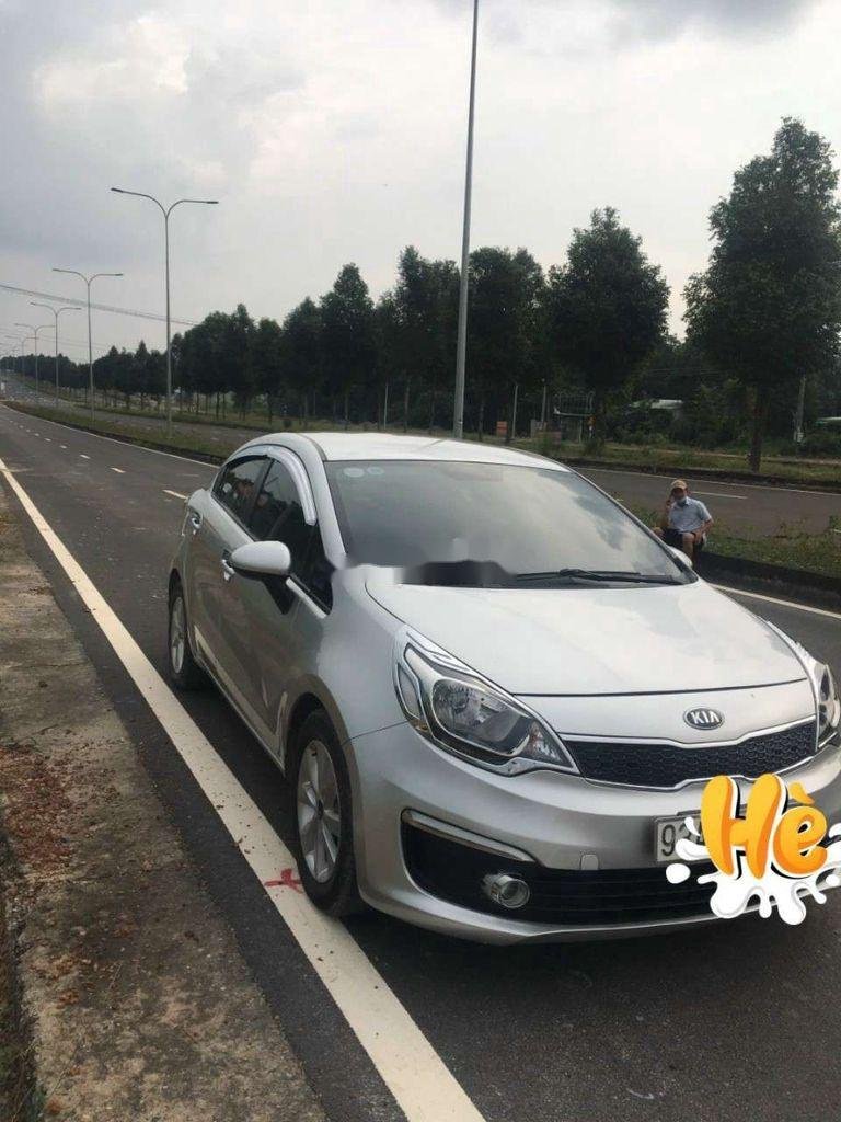 Kia Rio 2017 - Bán xe Kia Rio sản xuất 2017, màu bạc, nhập khẩu nguyên chiếc 