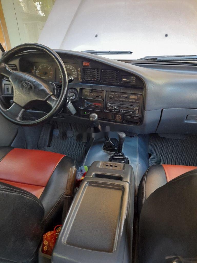 Toyota Land Cruiser 1990 - Bán Toyota Land Cruiser năm 1990, màu bạc giá cạnh tranh