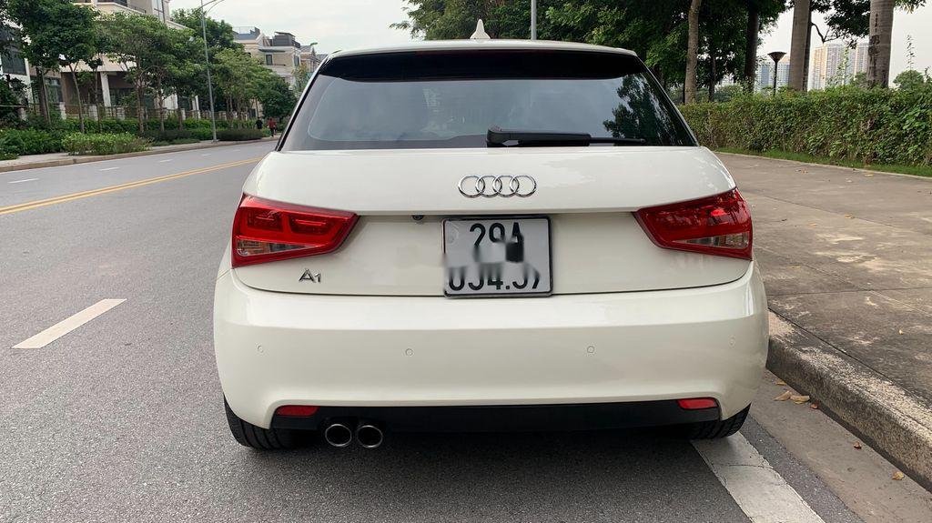 Audi A1 2011 - Bán Audi A1 sản xuất năm 2011, màu trắng, xe nhập, giá tốt