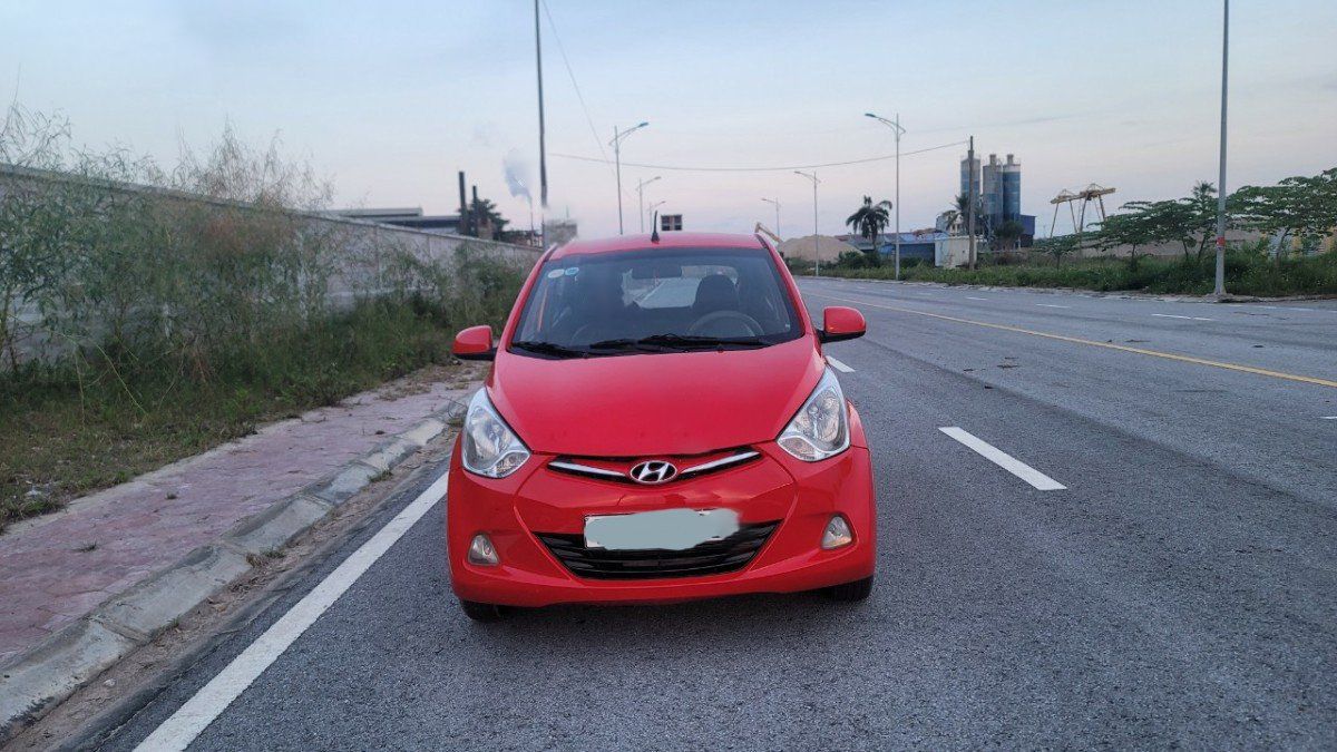 Hyundai Eon 2012 - Bán Hyundai Eon sản xuất năm 2012, màu đỏ, nhập khẩu nguyên chiếc