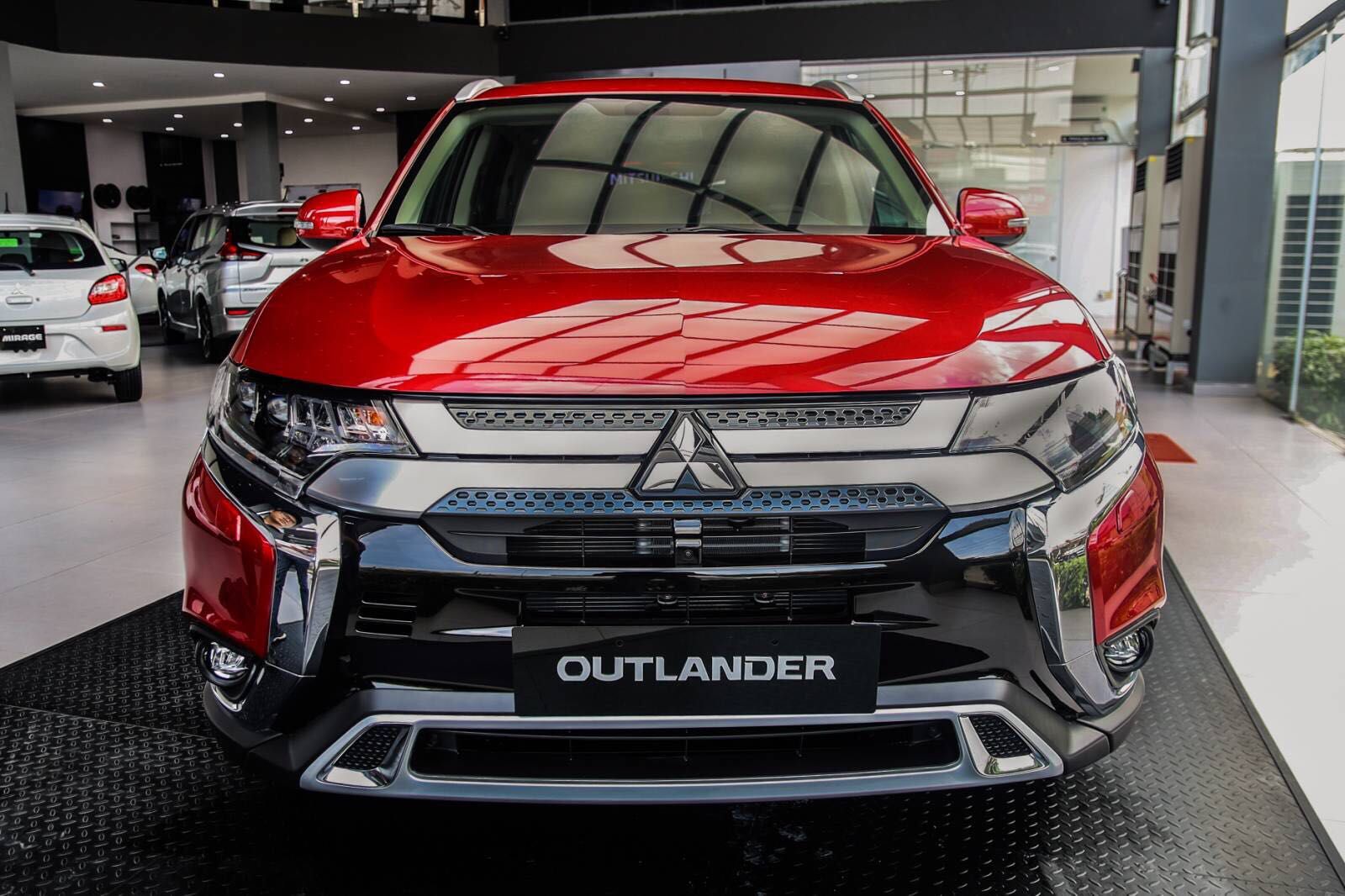 Mitsubishi Outlander 2021 - [Quảng Bình] Mitsubishi Outlander năm 2021, trừ thẳng 42tr tiền mặt, hỗ trợ 50% thuế trước bạ, giao ngay