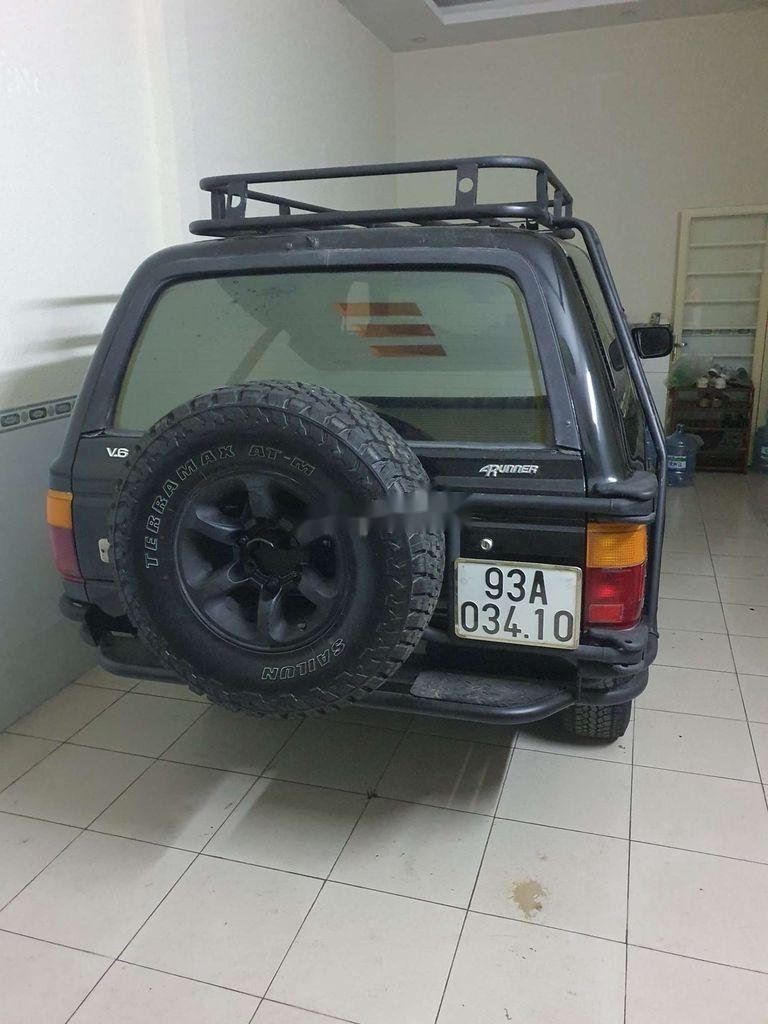 Toyota 4 Runner 1995 - Bán xe Toyota 4 Runner năm sản xuất 1995, màu đen, xe nhập