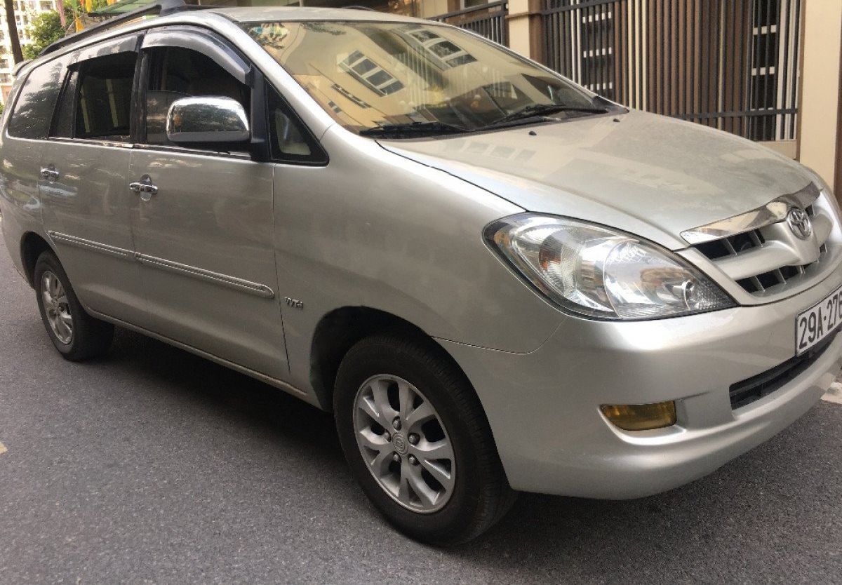 Toyota Innova   2.0G  2007 - Cần bán Toyota Innova 2.0G năm sản xuất 2007, màu bạc còn mới, 240 triệu