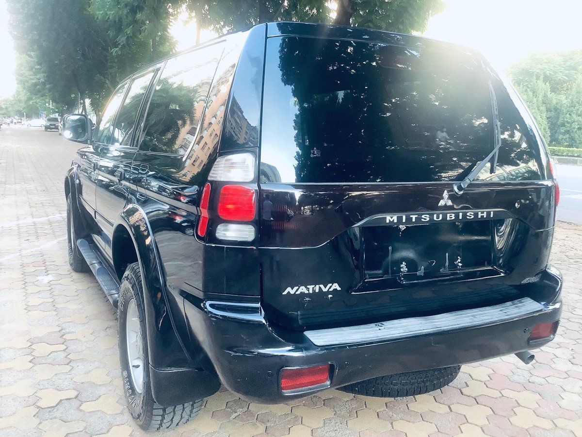 Mitsubishi Montero   GLX   2005 - Cần bán lại xe Mitsubishi Montero GLX năm sản xuất 2005, màu đen 