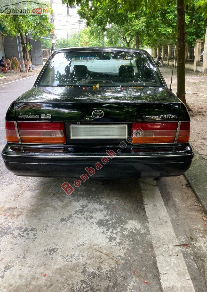 Toyota Crown 1996 - Cần bán gấp Toyota Crown năm 1996, màu đen, nhập khẩu nguyên chiếc số sàn
