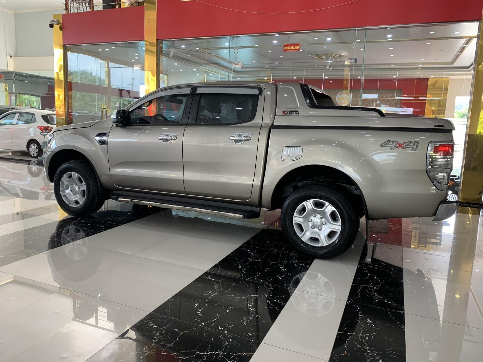 Ford Ranger 4x4MT 2017 - Bán Ford Ranger 4x4MT sản xuất 2017, giá 605tr