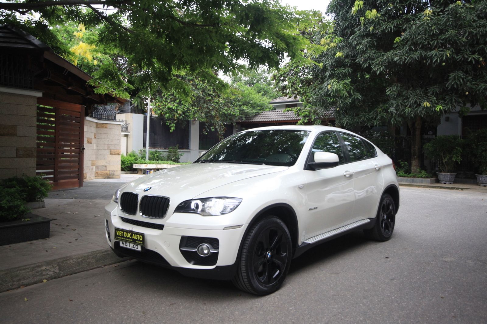 BMW X6 2011 - Em bán BMW X6 2012 máy mới, hộp số 8 cấp cực đẹp